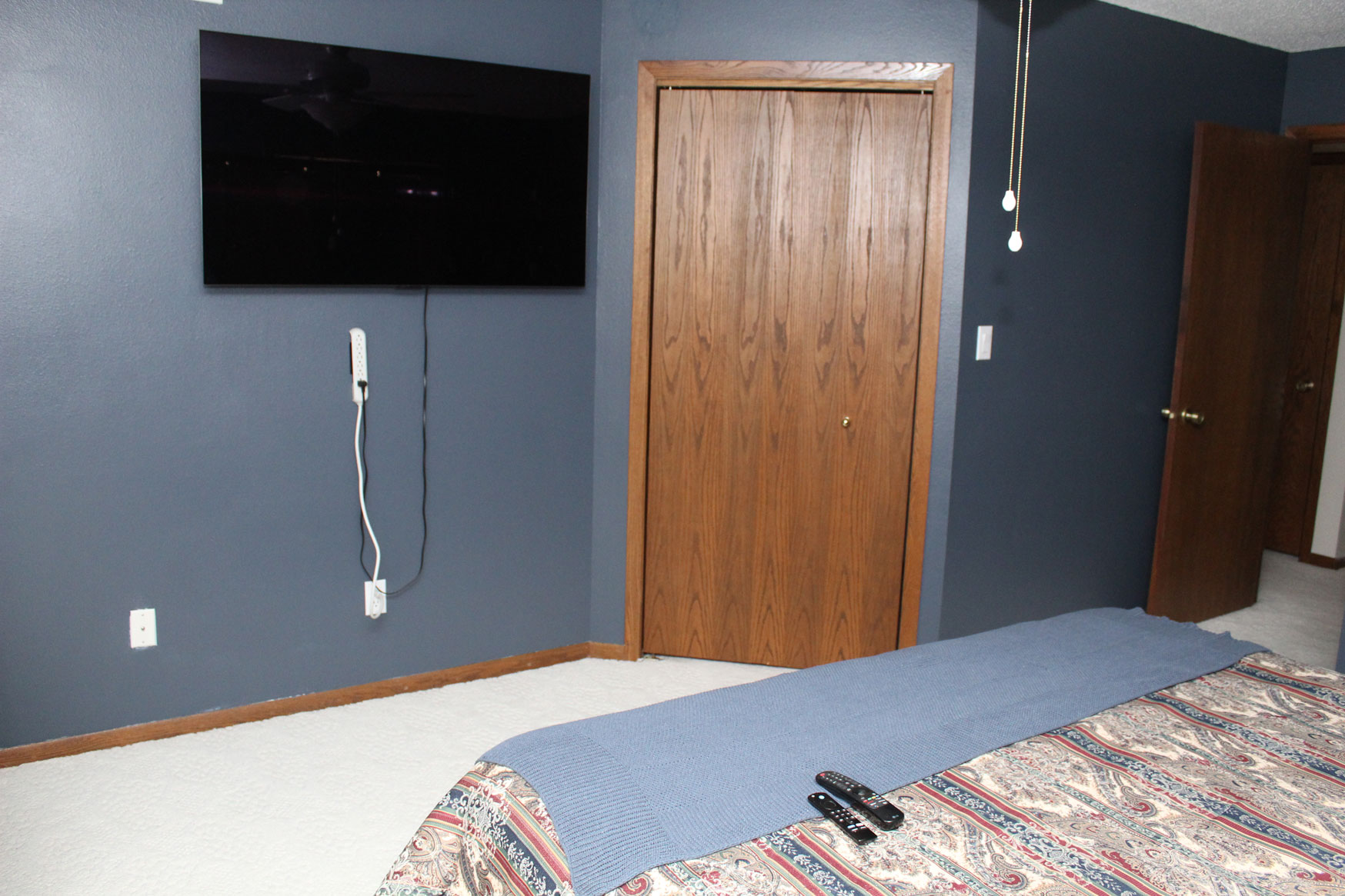 Wi Townhouse Master Bedroom