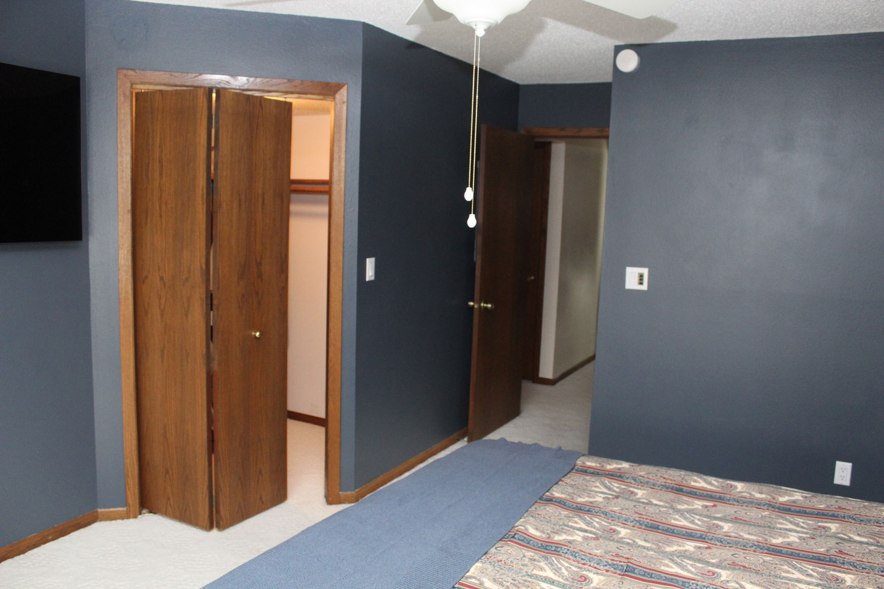 Wi Townhouse Master Bedroom